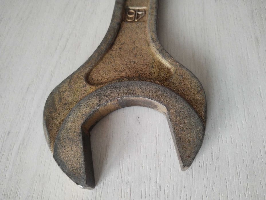 Гаечен ключ размер 41мм./46мм.