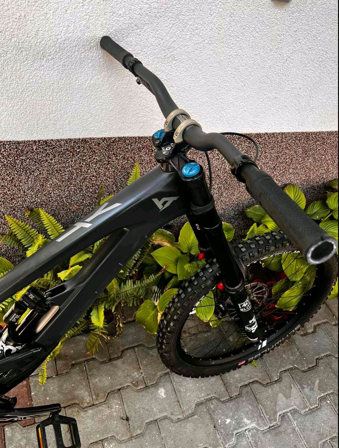 Продавам Yt Tues 2019г.