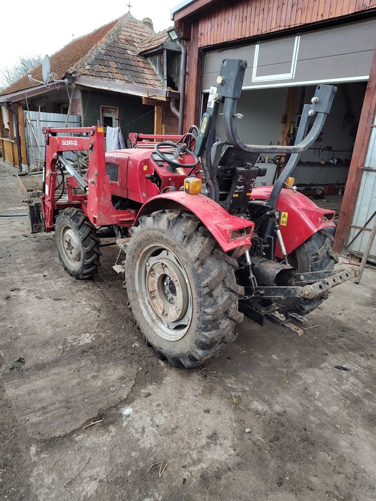 Tractor 25 cai cu încărcător