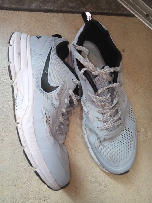 Продам кроссовки б/у в отличном состоянии