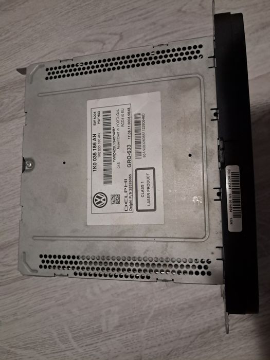 Casetofon / Radio CD MP3 original VW Passat B6 (2006) – în stare foart