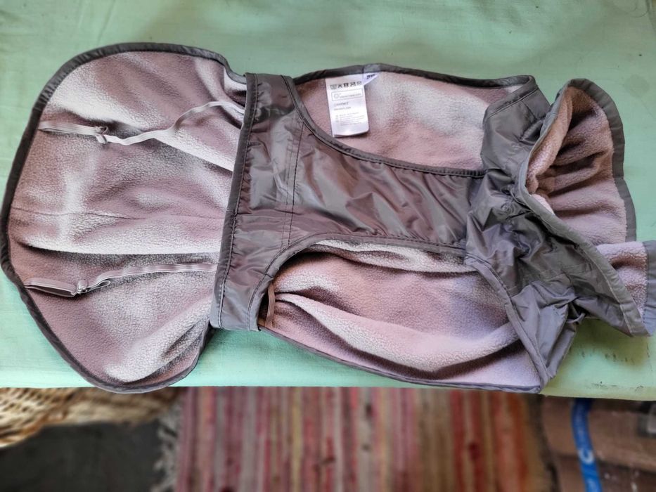 Водоустойчива топла пелерина за кучета