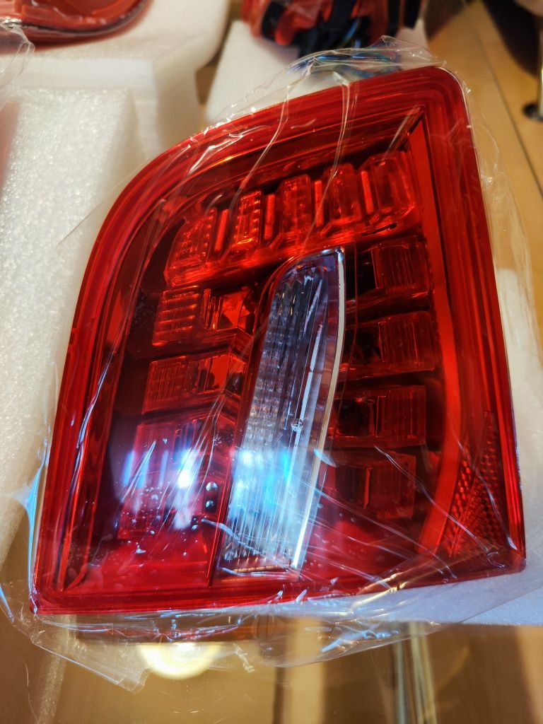 Lampa  Tripla Stop spate portbagaj Audi A6 C6 4F Facelift