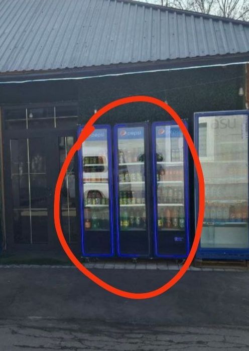 Ветриный холодильник большой