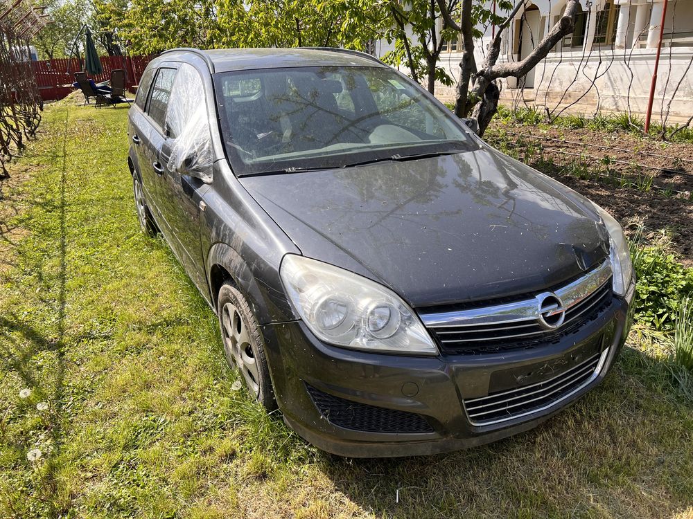 Vând pentru dezmembrat 2 Opel Astra H 1.3DTH 1.7DTJ