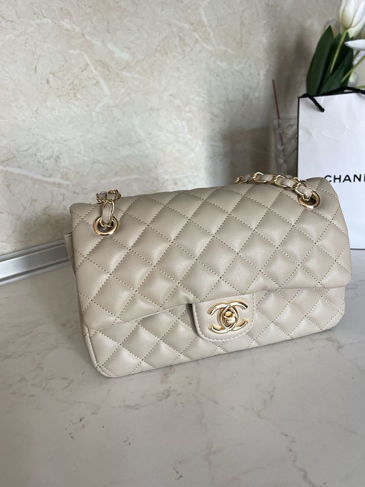 Чанта Chanel classic flap