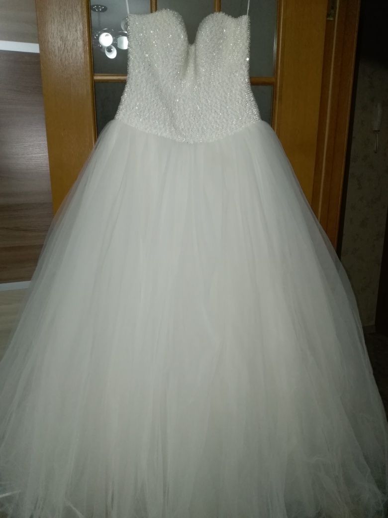 Продам свадебное платье размер 44