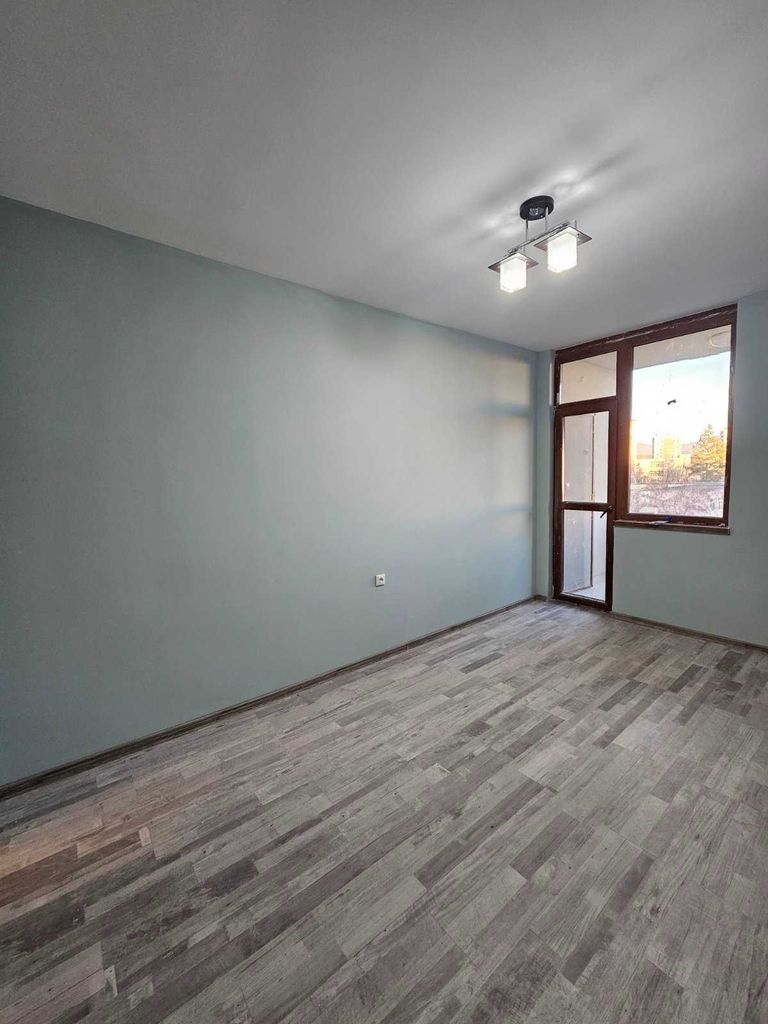 Продава се Тристаен апартамент в Казанлък - 100 кв.м за 1199 €/кв.м - Снимка #5