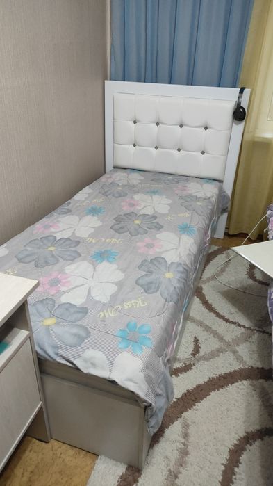 Продам кровать  в идеальном состоянии,1.90×90см.,в связи с отъездом!