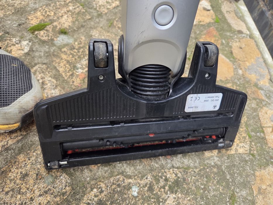 Акумолаторна прахусмусачка Bosch