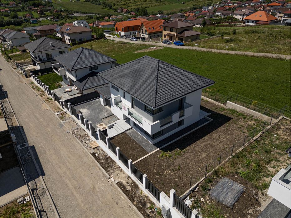 Vand casa unifamiliala la intrare in chinteni