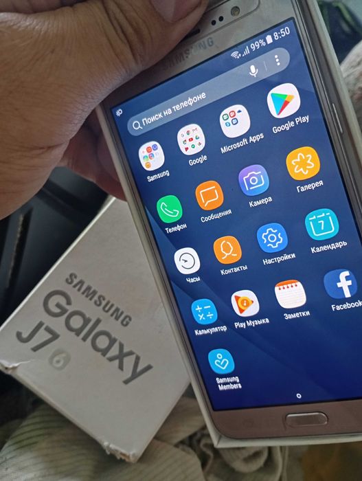 Классный смартфон Самсунг с документами Samsung Galaxy J7