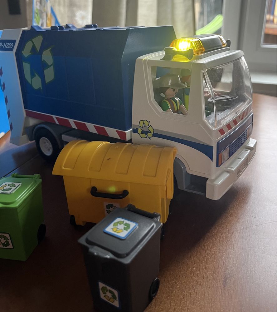 Camion de gunoi cu lumină intermitentă Playmobil