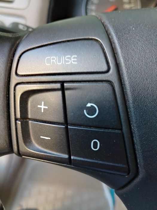 Vand Volvo,inmatriculat,stare impecabila