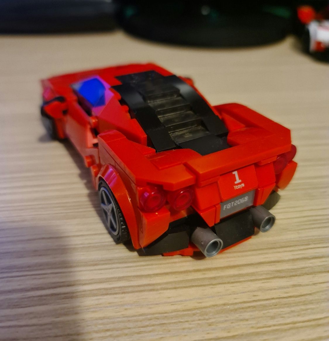 Ferrari F8 Lego 275 piese