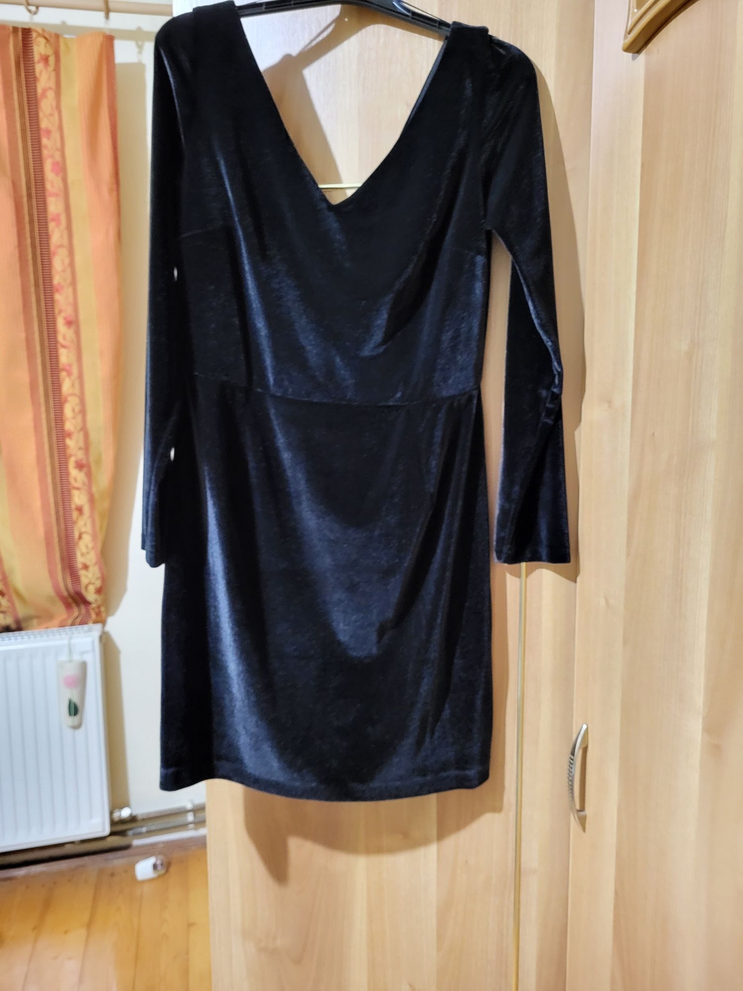 Rochie neagra, tip catifea