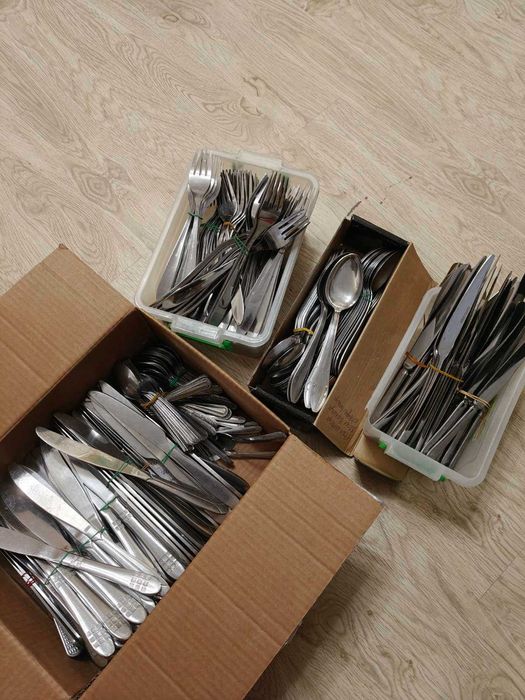 Прибори за хранене