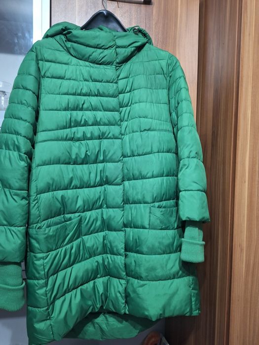 Дамско зимно яке.Якето е запазено