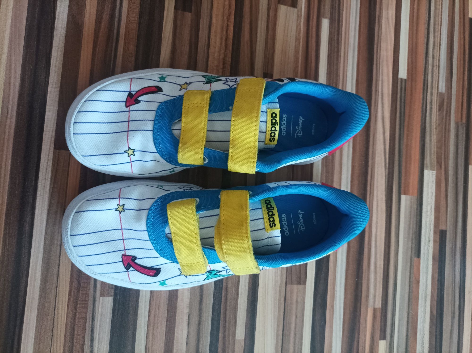 Маратонки на Adidas Disney