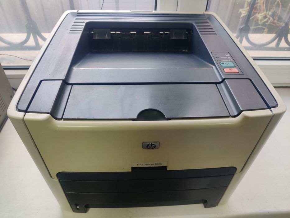 Продам принтер HP1320