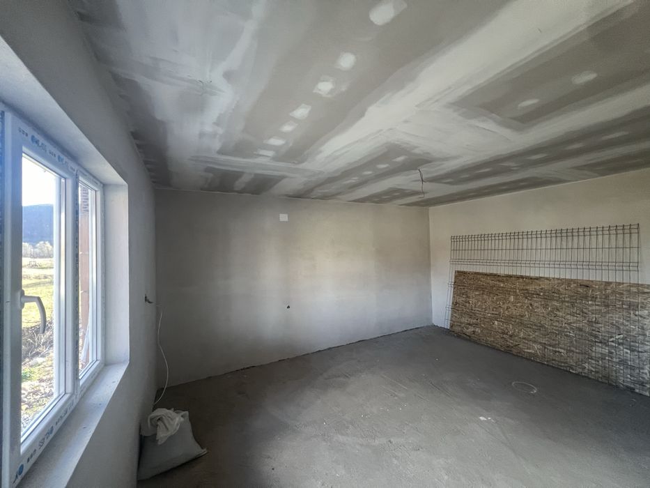 Vând  casă cu Teren , la 20 km de Baia Mare