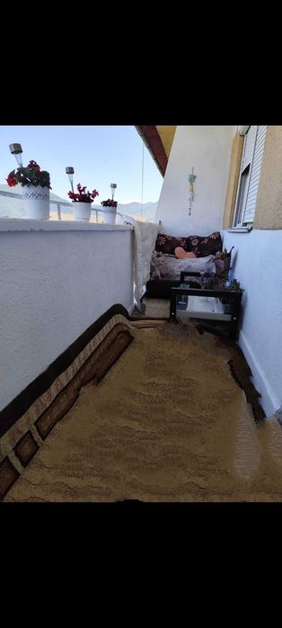 Vând apartament 3 camere in Cugir
