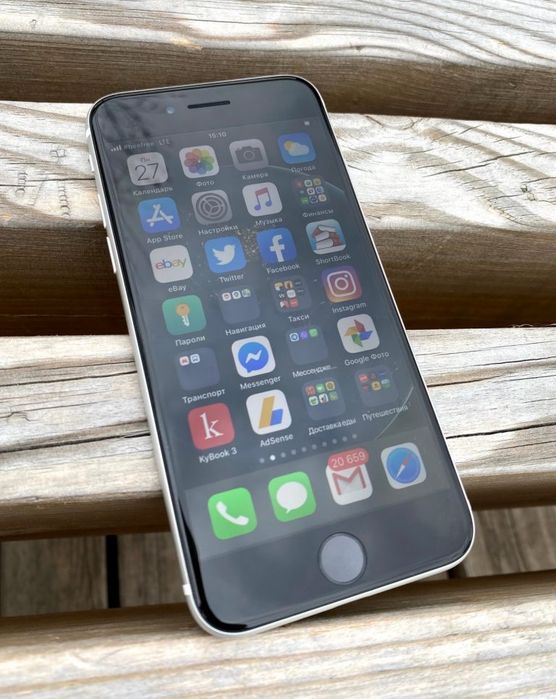 Iphone se 2020 на 64гб
