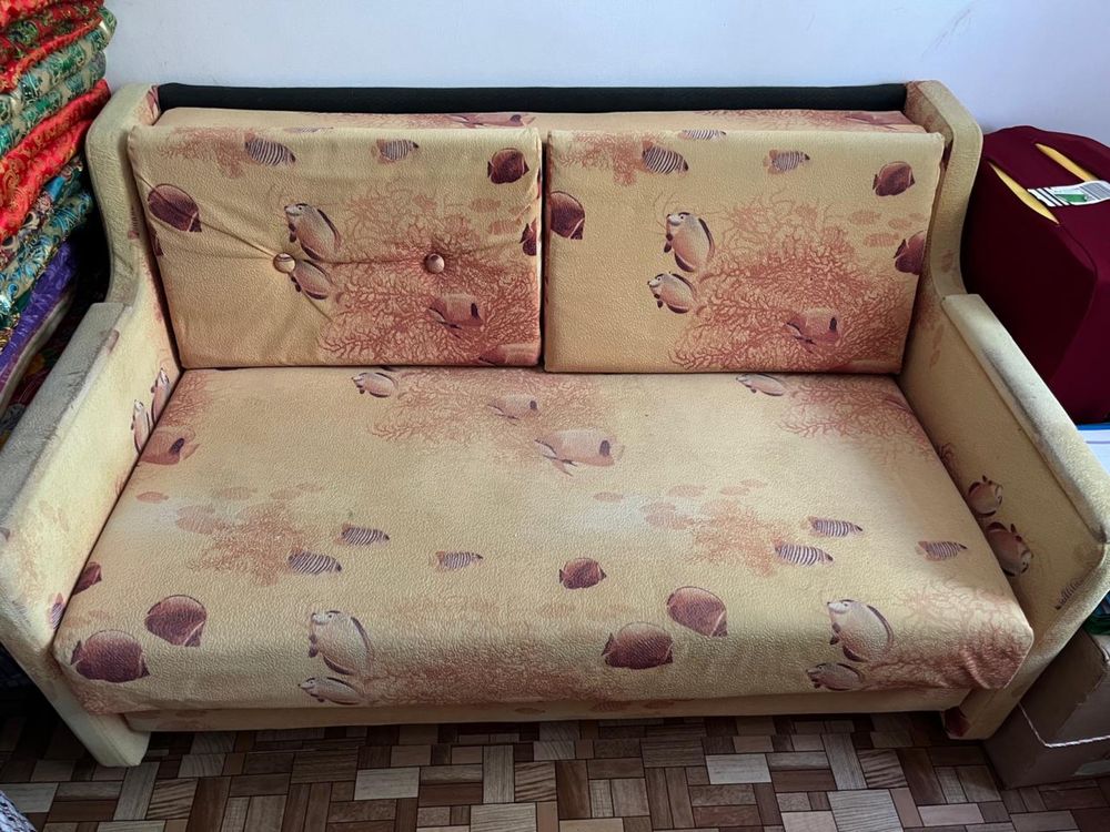 Продам диван за 15000т