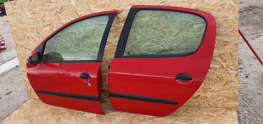 Ușă / portieră Peugeot 206 față și spate, stanga și dreapta fără rugin
