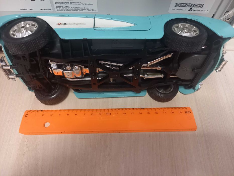 Метална кола chevrolet 1/18