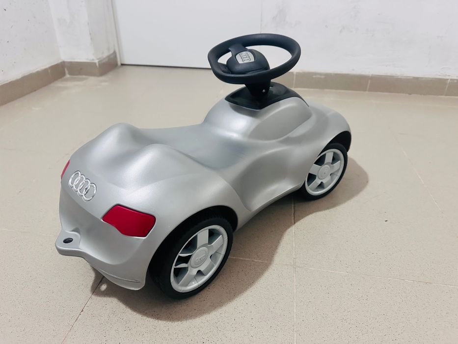 Детска кола Ауди не акумулаторна