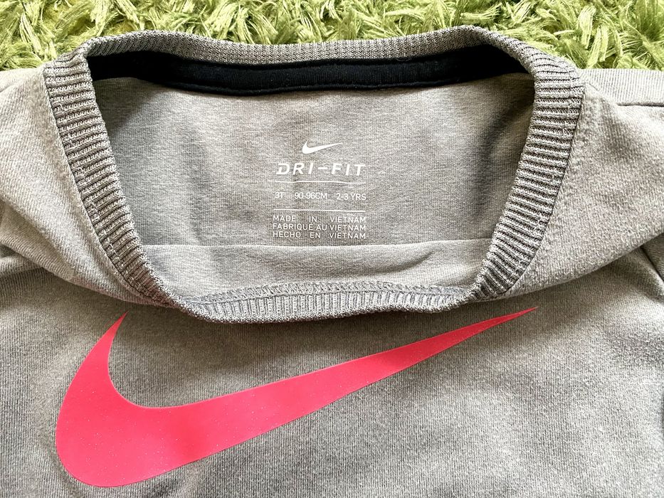 Блуза NIKE , размер 2-3 год