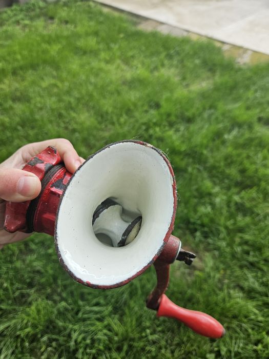 Vand 2 masini de tocat Vlahita si o masina de stors fructe