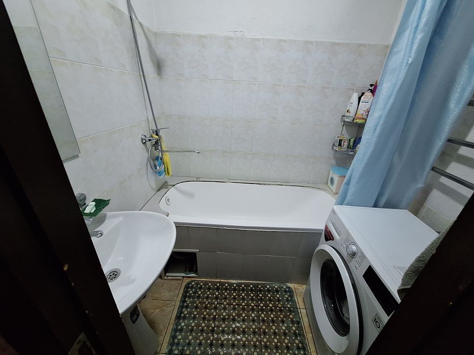 Uy sotiladi sergili 5 A 27 dom