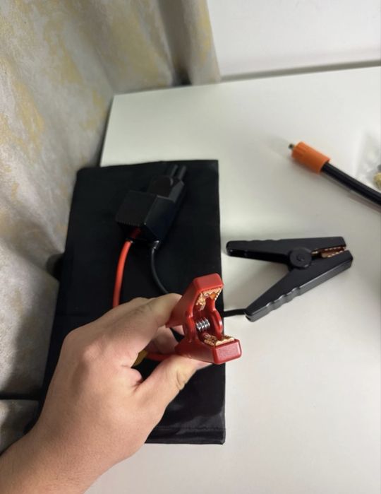 Starter Auto 5000A + Compresor + Powerbank + Lanternă