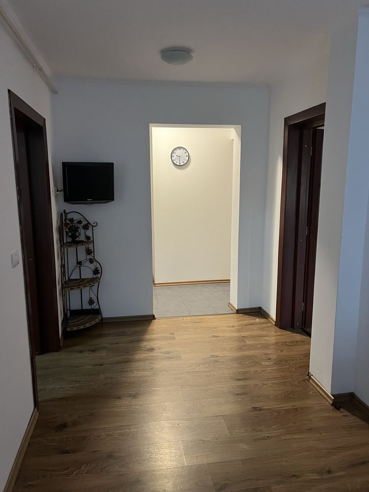 Inchiriez apartament