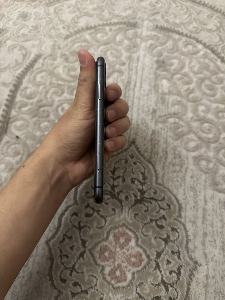 Iphone 11. 128gb 72%
