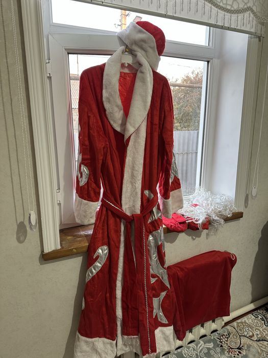 Срочно продам костюм деда мороза