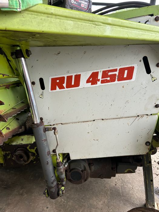 Combină claas Jaguar 860 cu 3 mese