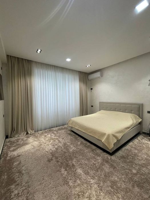 Дом в аренду в хайтек стиле с бассейном!
В центре! Сеульская улица!