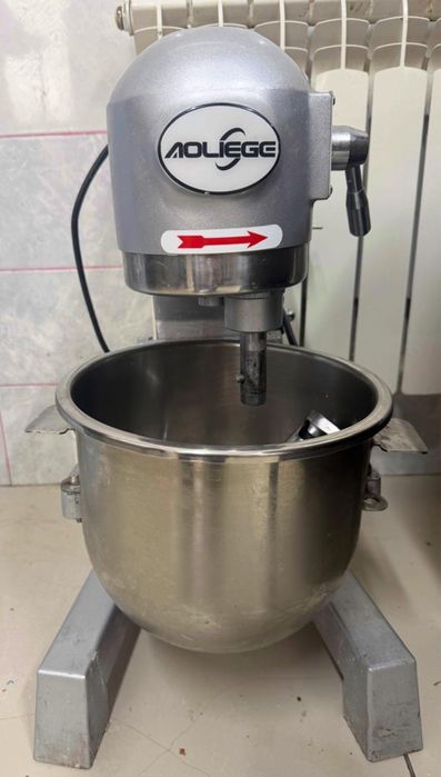 Продам тестомес 10 л