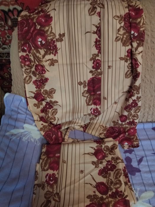 Продам две пары штор