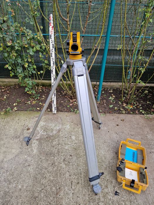 Nivela optica NI 040 A , trepied , stadie ( mira )