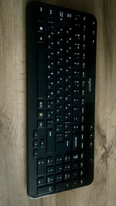 Беһпроводная клавиатура logitech.