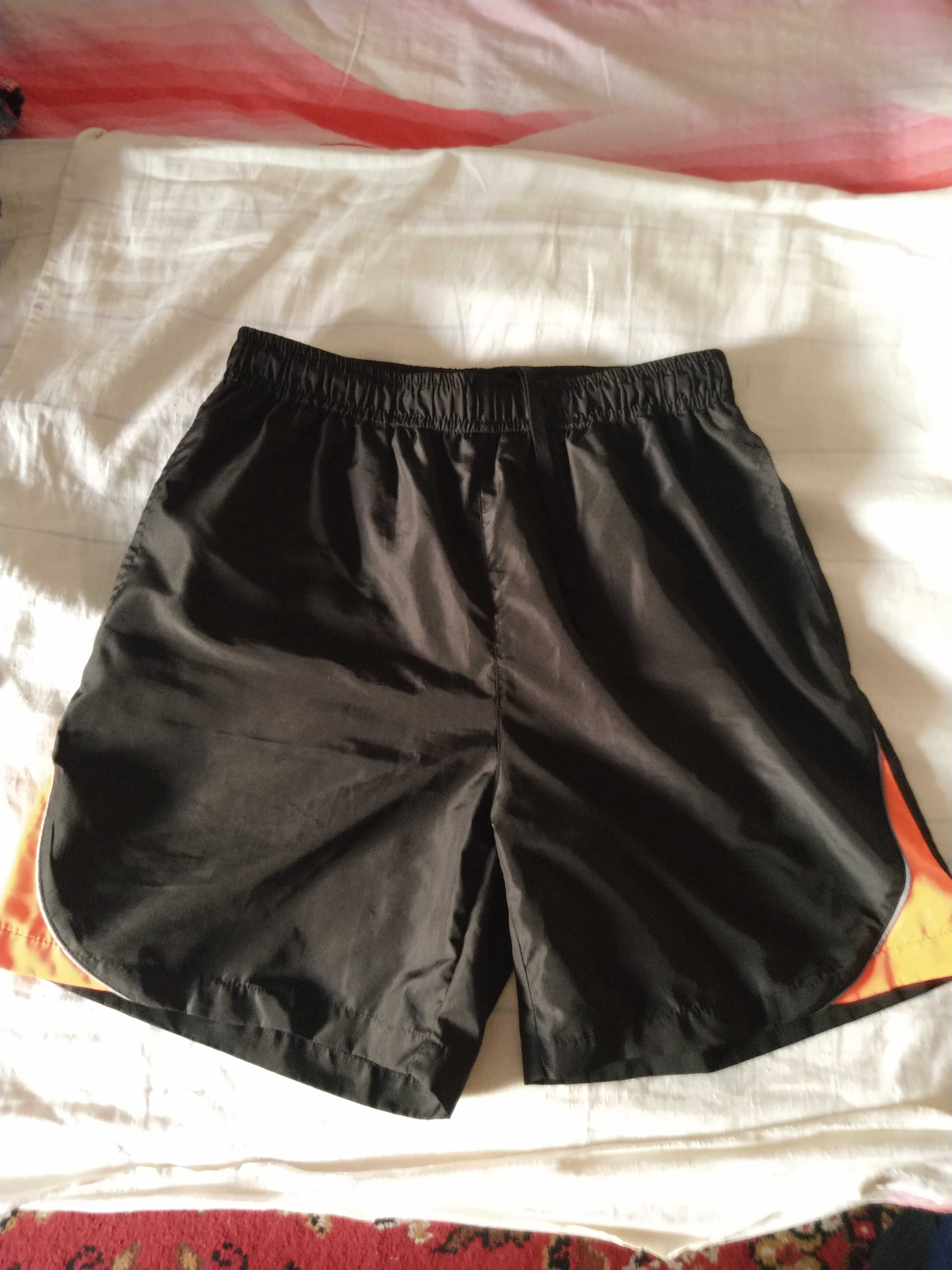 Pantaloni scurti