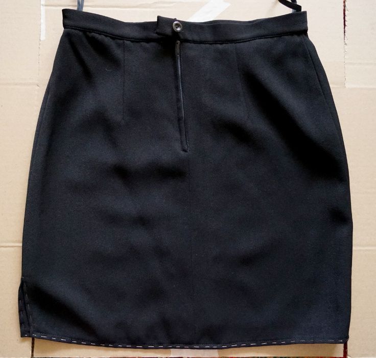 Дамски костюм - чисто нов