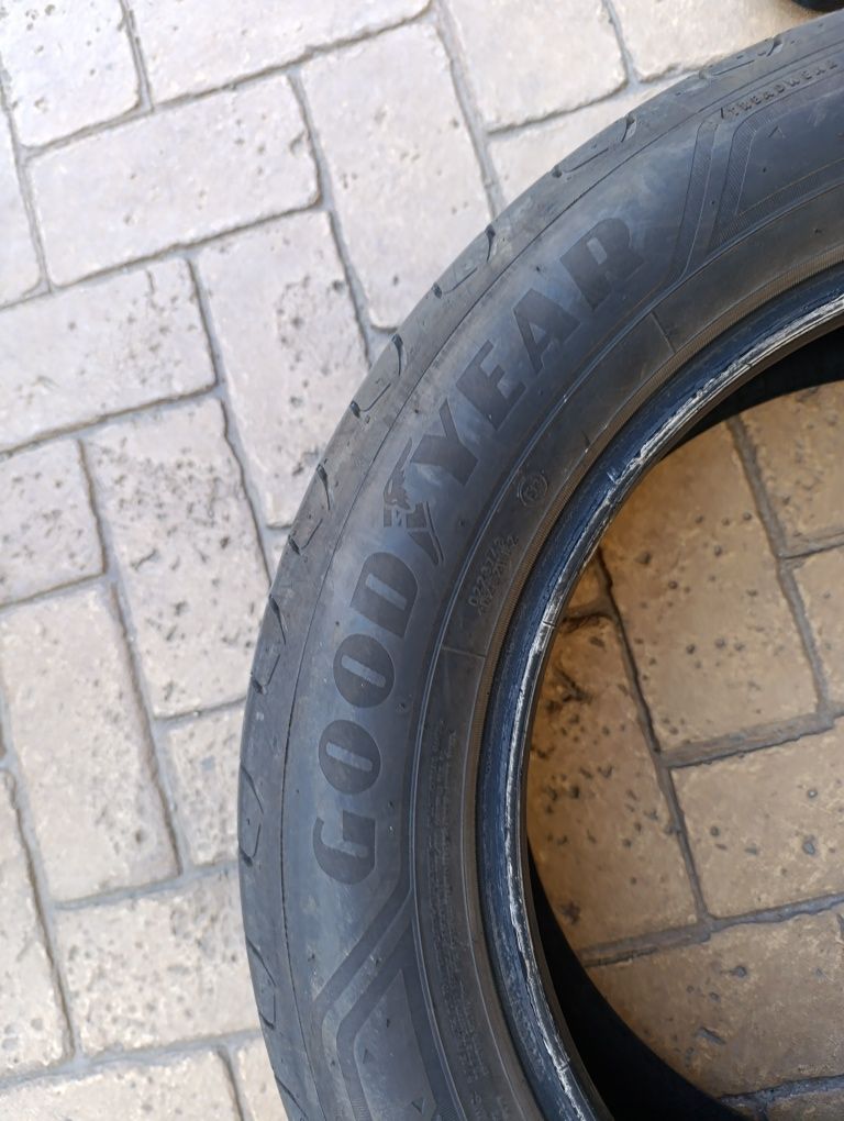 Летни гуми Good year 215/60/17 dot 4523