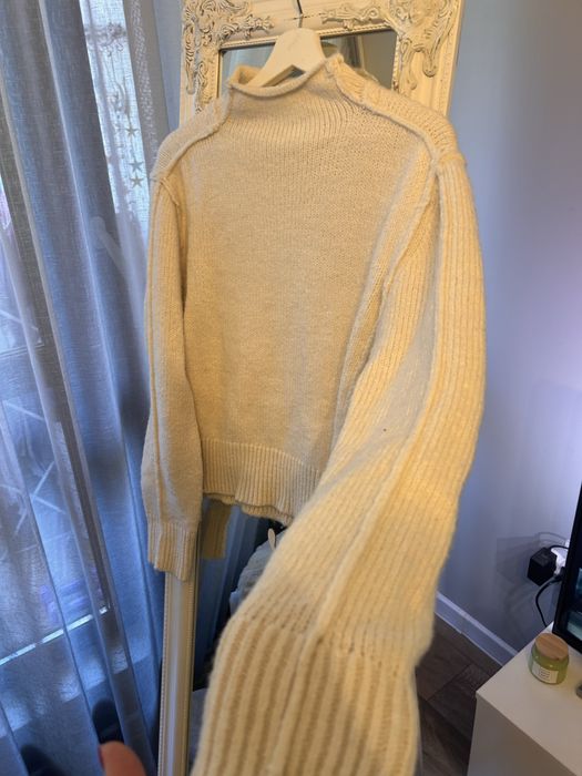 Пуловери на Mango, Zara, H&M и други