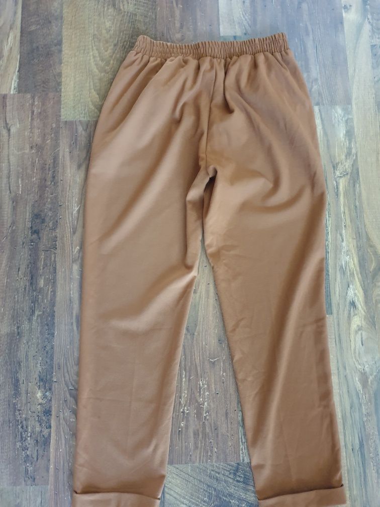 Pantaloni marca Stradivarius, ankle cut, noi, fara eticheta