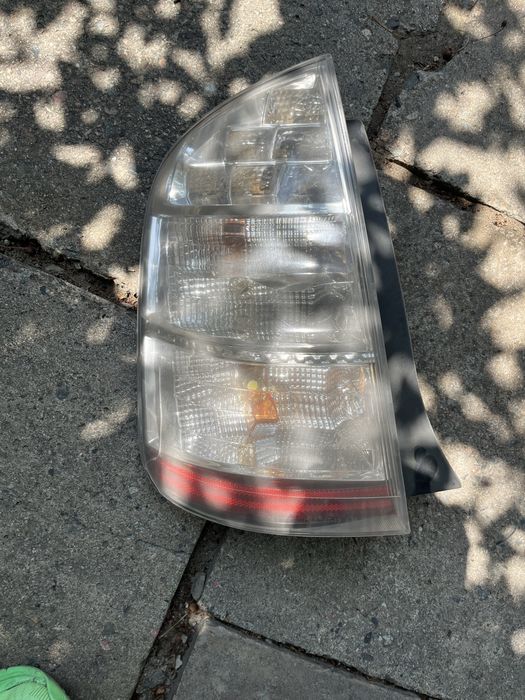 Продам заднюю левую фару Toyota Prius V20. Цена: 20000 тг.